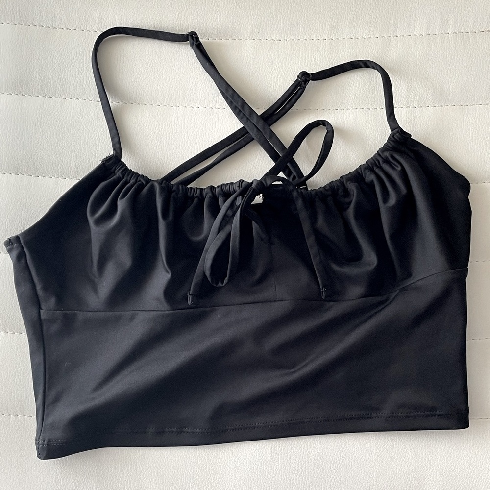 Black Forever 21 Spaghetti Strap Cropped Tank Top - size S